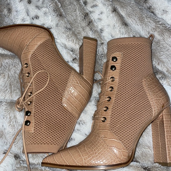ALDO BOOTIES - Picture 1 of 4